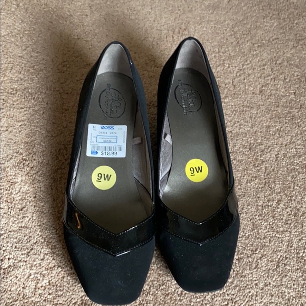 Life stride suede wedges